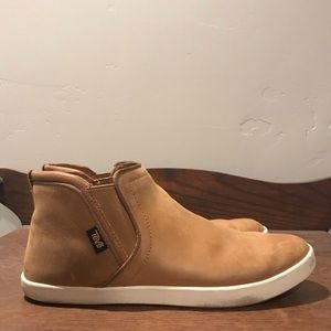 Teva Willow Chelsea Waterproof boot size 9